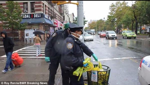 http://www.zerohedge.com/sites/default/files/images/user3303/imageroot/2014/10-overflow/20141024_NYPD1_0.jpg